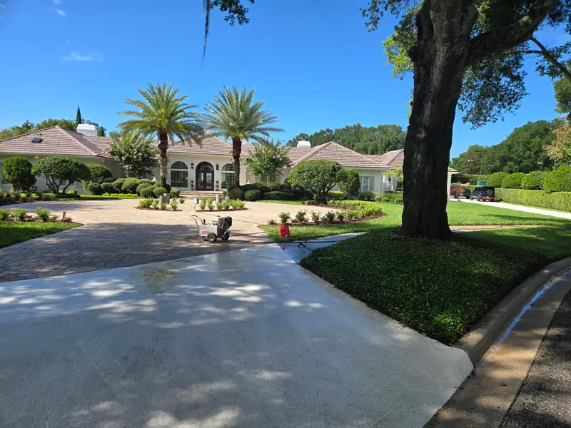 Clean concrete from the street to the motor court